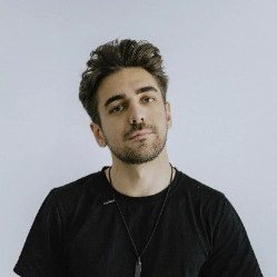 Игорь Кузнецов